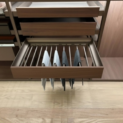 YP金屬面板褲架- 實木皮 高款.jpg